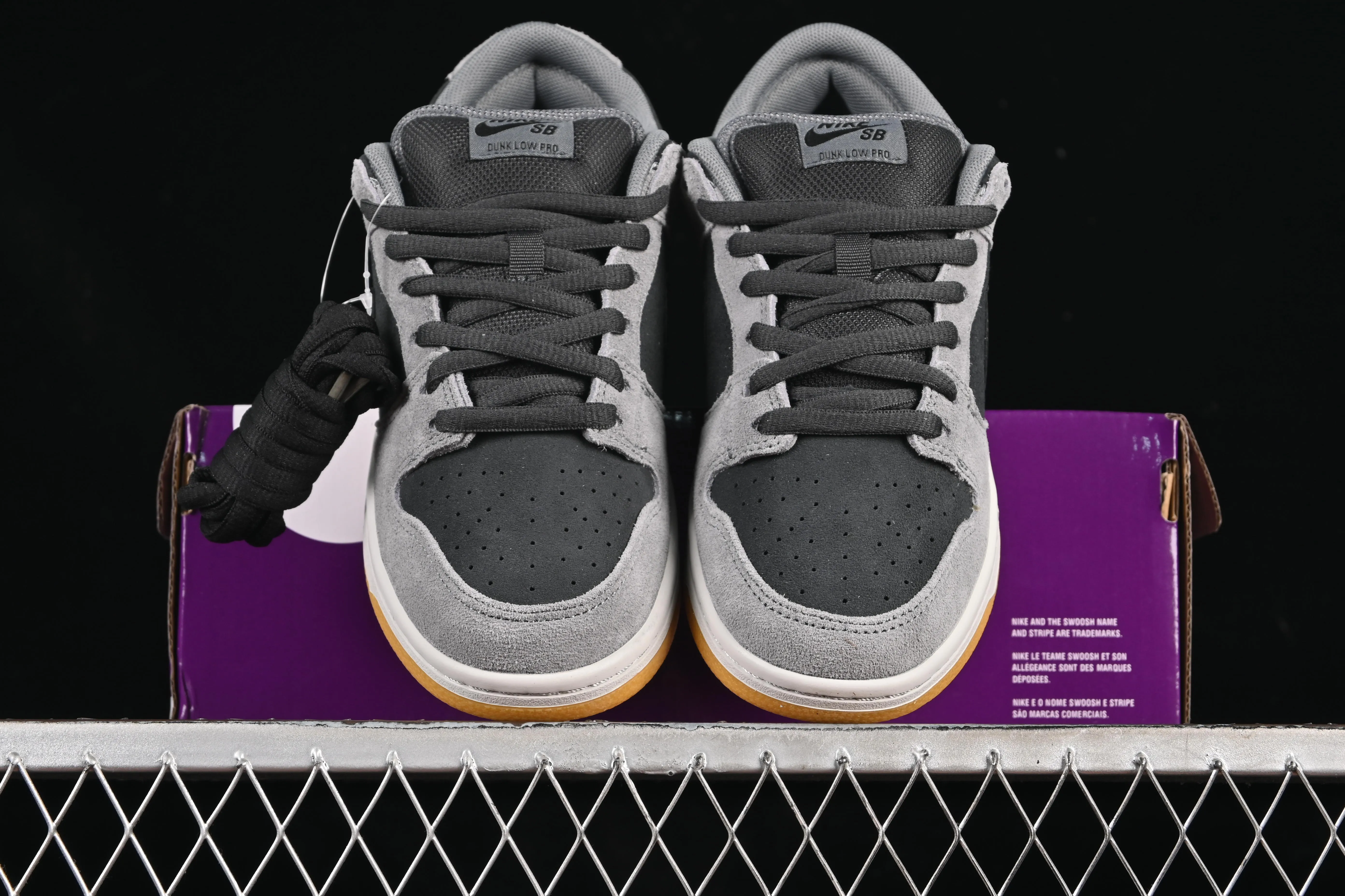 All categories Nk SB Dunk series Nk SB Dunk Low low-top sneakers Nike SB Dunk Low black gray low-top casual sneakers HF3063-001